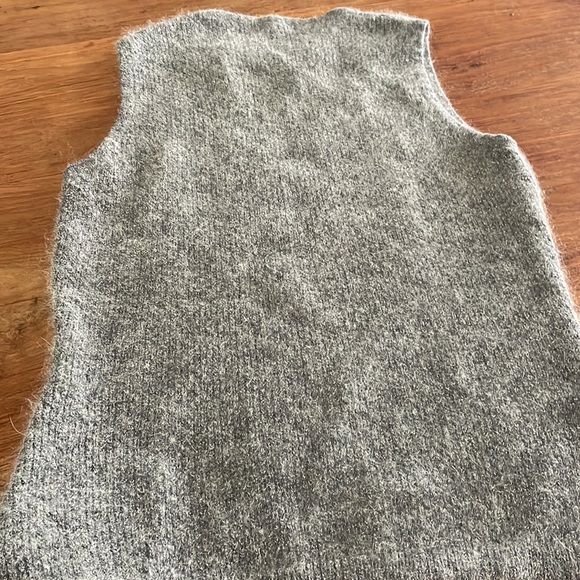 Vintage Vogue Alley fuzzy sleeveless top - Picture 5 of 5